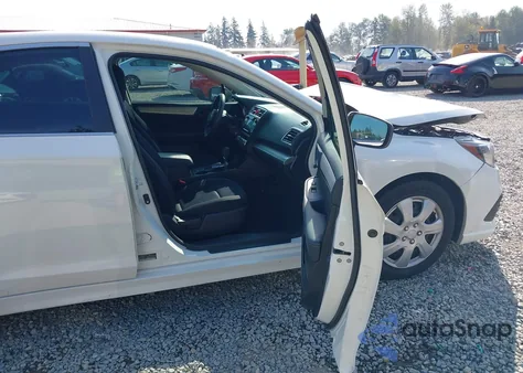 2018 Subaru Legacy 2.5I z USA, uszkodzony, nr VIN 4S3BNAA69J3023084